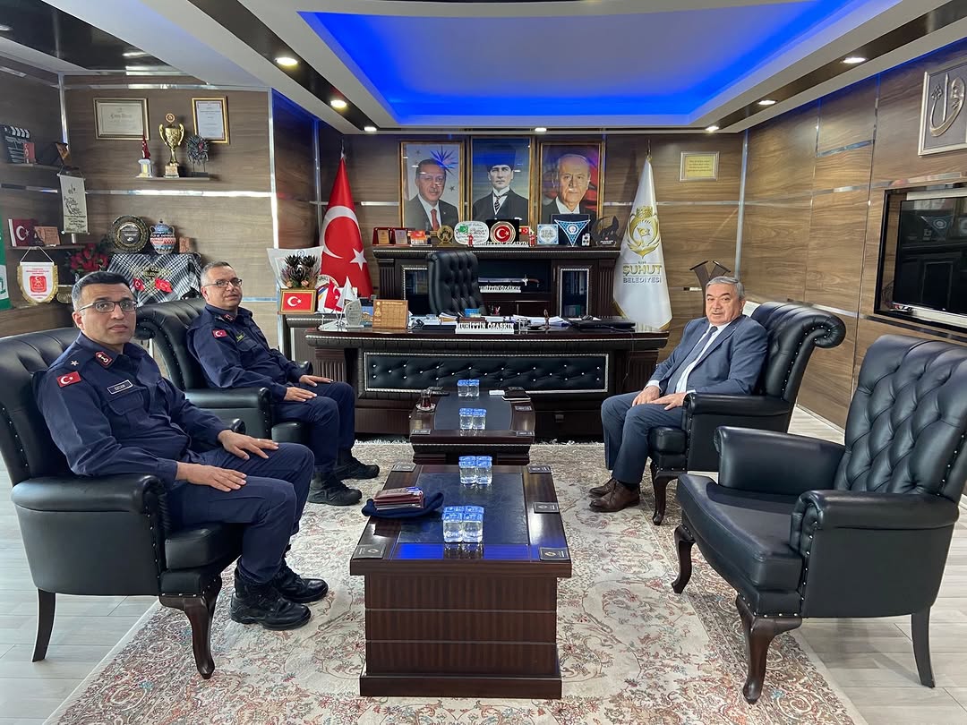 Afyonkarahisar İl Jandarma Komutan Yardımcısı Jandarma Albay Mustafa Ünsal, Şuhut İlçe Jandarma Komutanı Teğmen Mehmet Özcan'a Teşekkür Etti