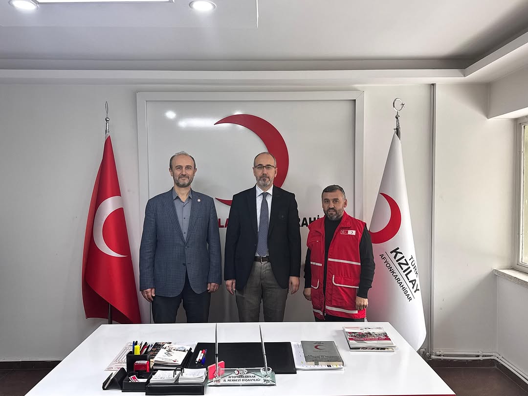 Afyonkarahisar İl Sağlık Müdürü Hakkı Öztürk Türk Kızılay Afyonkarahisar İl Merkezi'ni Ziyaret Etti