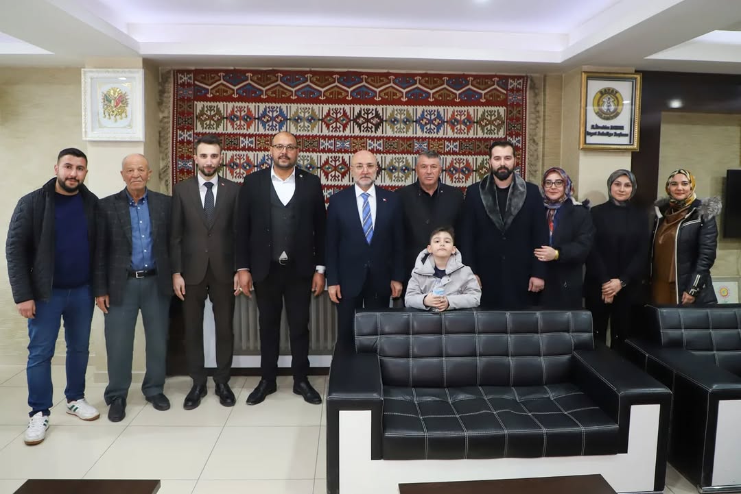 Ak Parti Afyonkarahisar İl Başkanı Av. Turgay Şahin Bayat Belediyesi'ni Ziyaret Etti