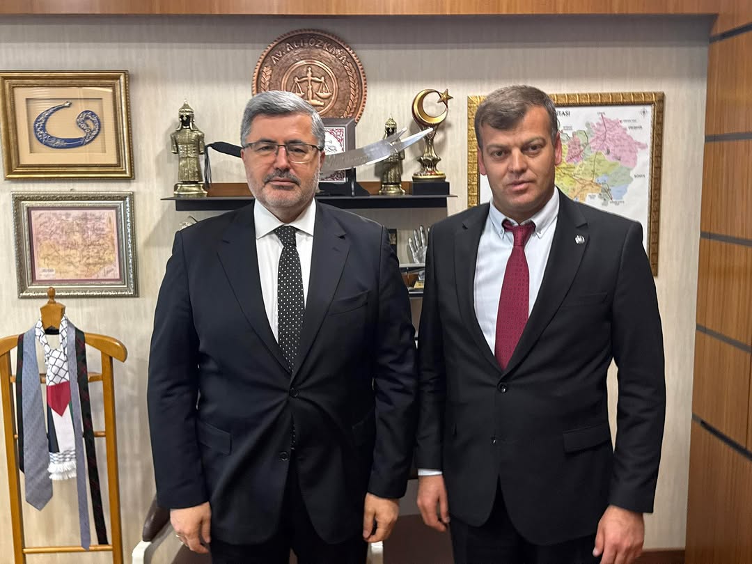 Ak Parti Afyonkarahisar Milletvekili Ali Özkaya, Gebeceler Belediye Başkanı İsa Atay'ı Gazi Meclis'te Ağırladı