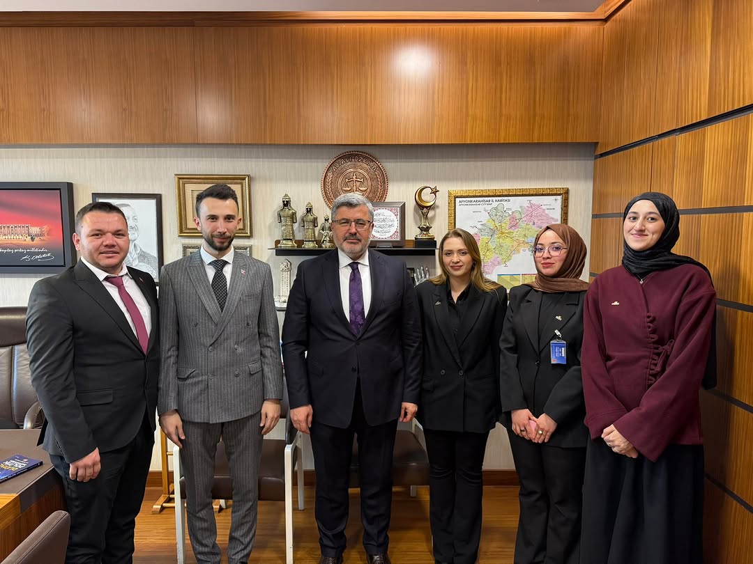 AK Parti Gençlik Kolları Afyonkarahisar İl Başkanı Mehmet Emin İntepe ve Yardımcıları Gazi Meclisinde Misafir Edildi