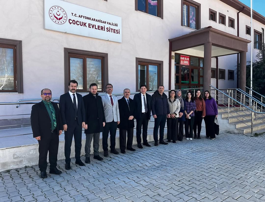 Bakanlık Temsilcisi Ahmet Uzun Çocuk Evleri Sitesini Ziyaret Etti