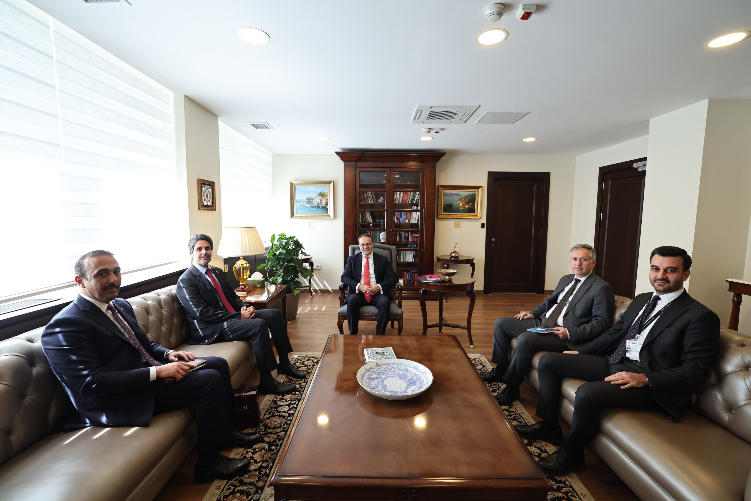 Bozay, Katar Büyükelçisi'ni Kabul Etti