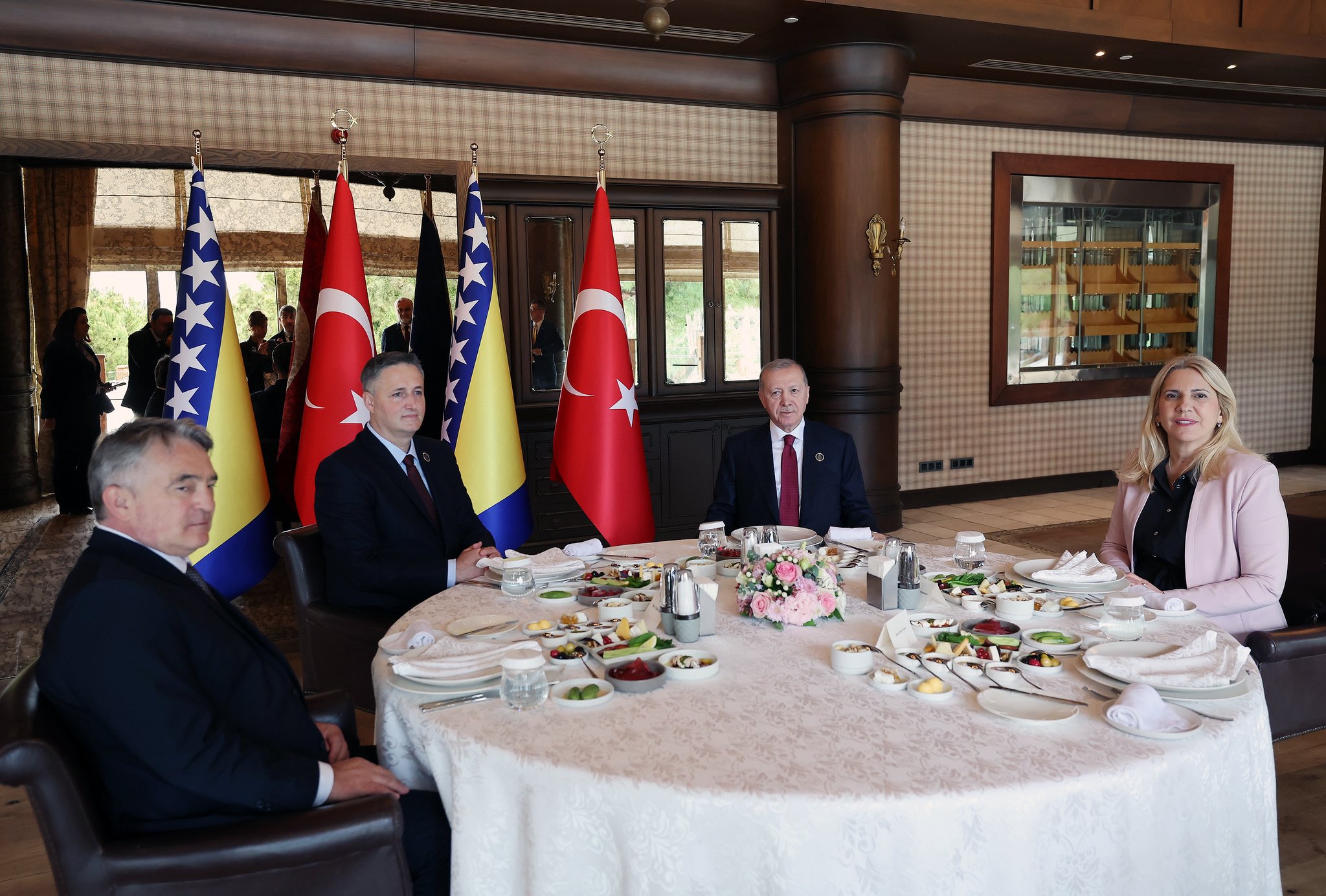 Cumhurbaşkanı Erdoğan, Bosna-Hersek Heyeti ile Görüştü
