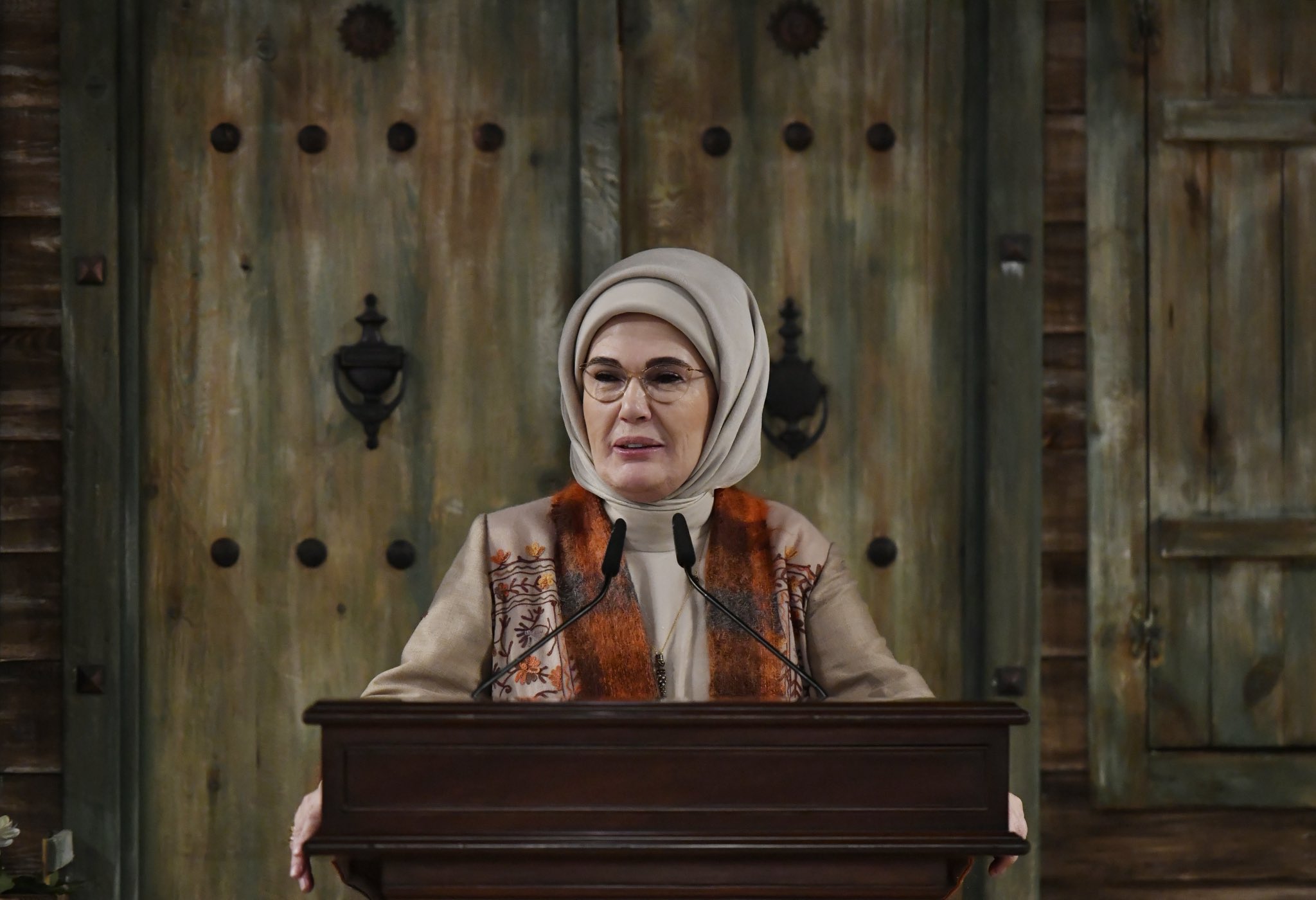 Emine Erdoğan Dernek Temsilcileriyle Toplandı
