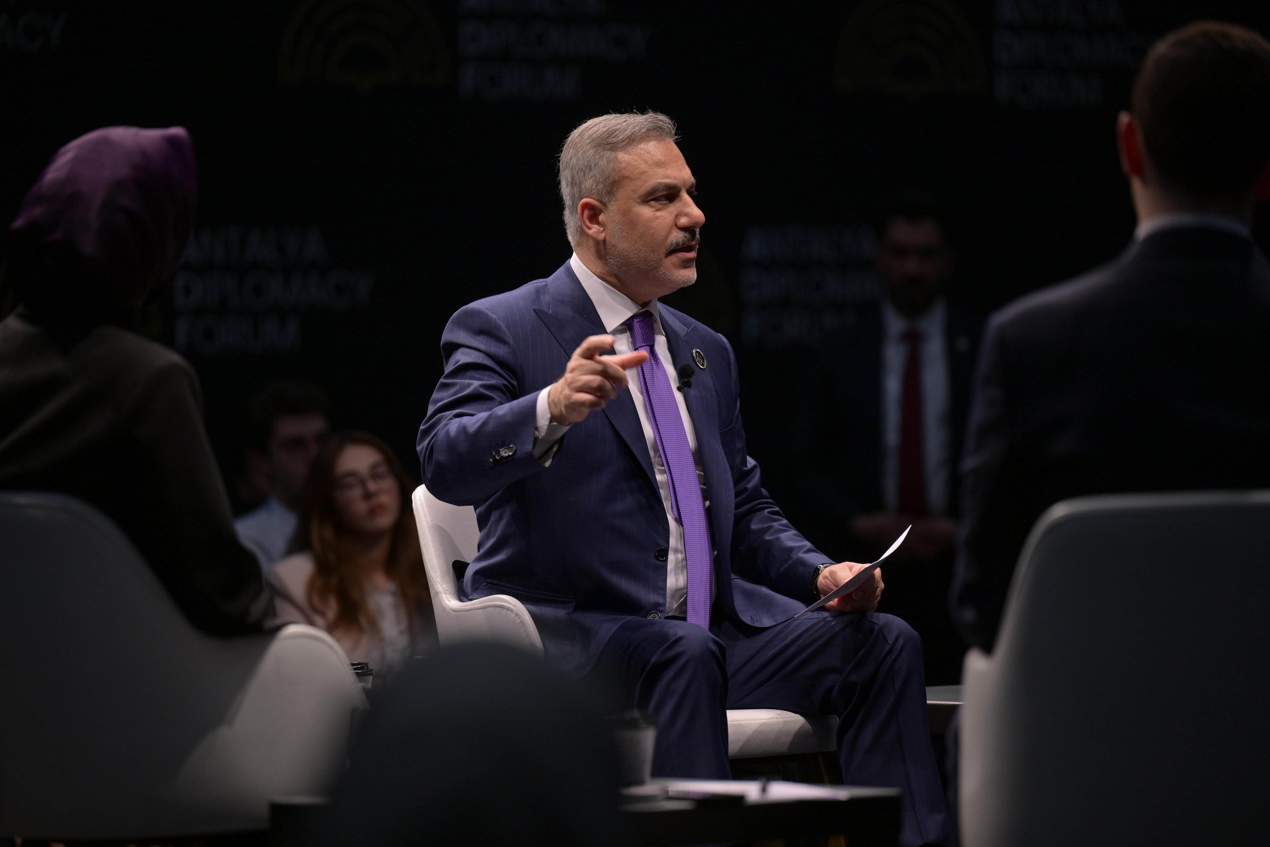 Hakan Fidan, gençlerle Antalya Diplomasi Forumu'nda buluştu