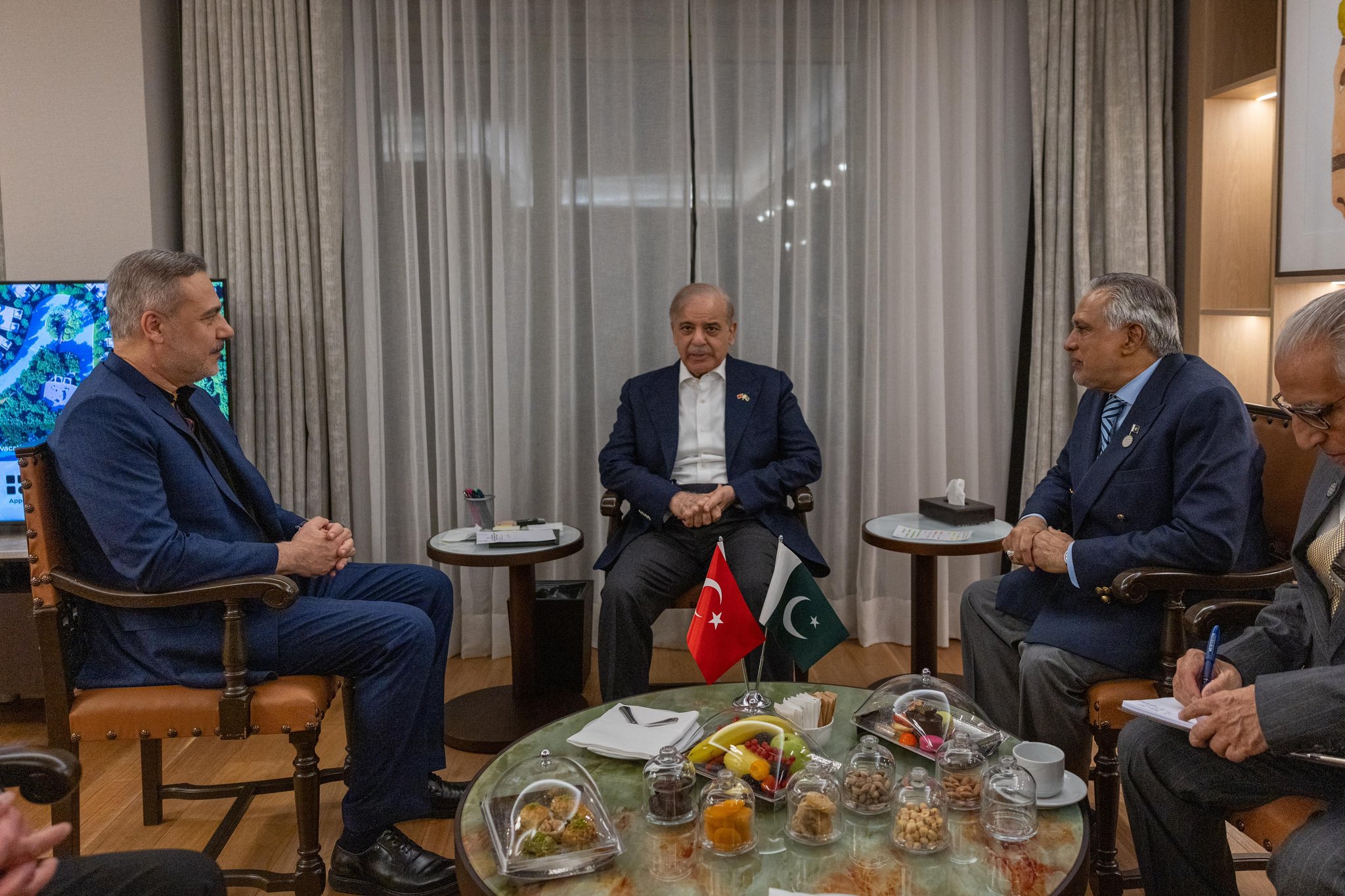Hakan Fidan, Pakistan Başbakanı ile ne görüştü?