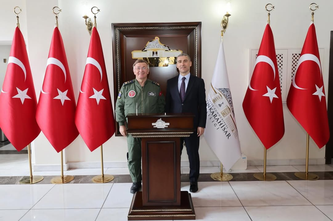 Hava Kuvvetleri Komutanlığı Değerlendirme ve Denetleme Başkanı Afyonkarahisar Valiliği'ni Ziyaret Etti
