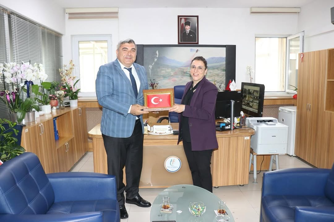 İl Milli Eğitim Müdürü Miraç Sünnetci, Afyonkarahisar Tapu İl Müdürü Havvanur Cengiz'i Ziyaret Etti