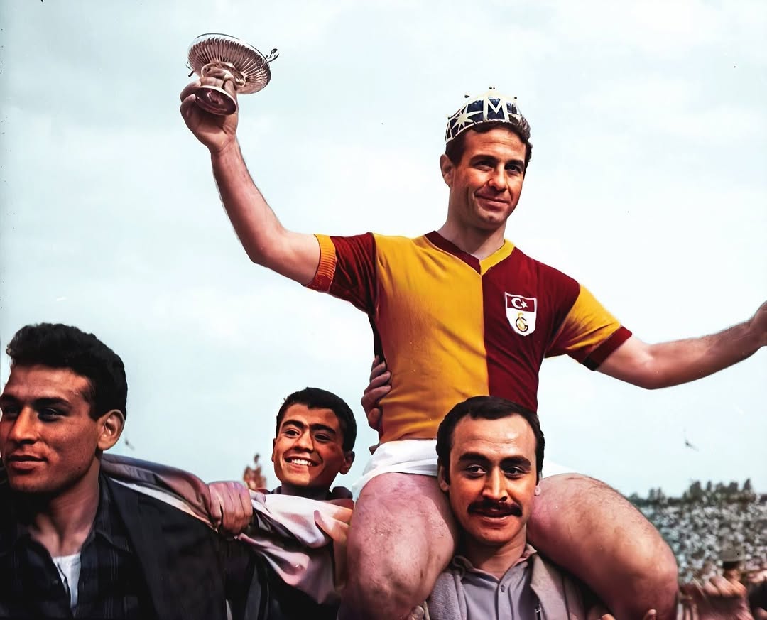 Metin Oktay'ı Sevgi ve Saygıyla Anıyoruz