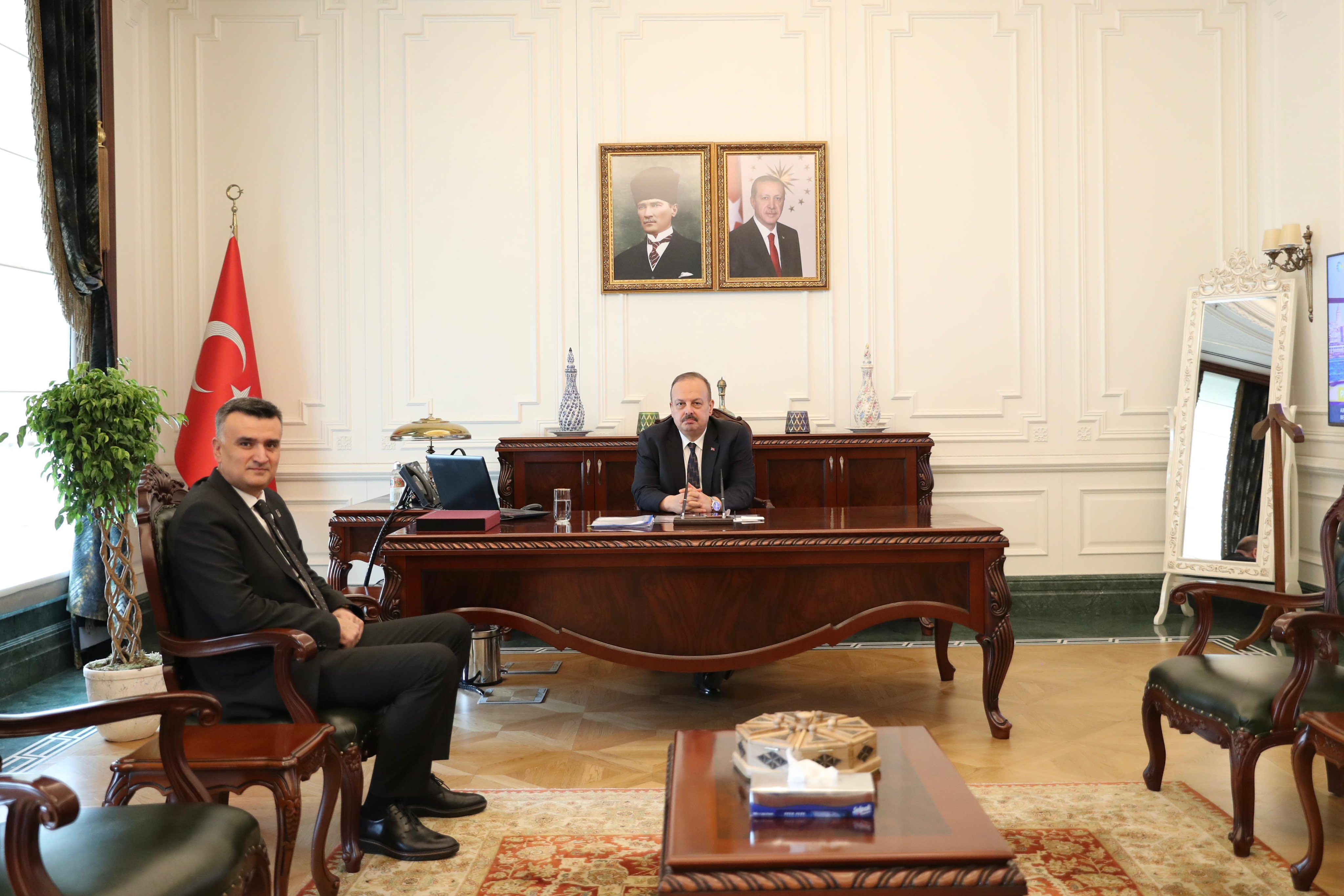 Rektör Yozgatlıgil, Vali Canbolat'ı Ziyaret Etti