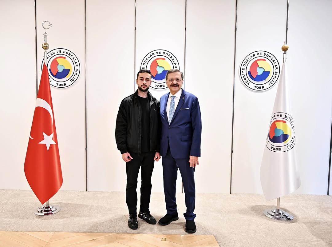 TOBB ETÜ Endüstri Mühendisliği Bölümü Öğrencisi İrdenu'yla TOBB Başkanı Mustafa Rifat Hisarcıklıoğlu Bir Araya Geldi