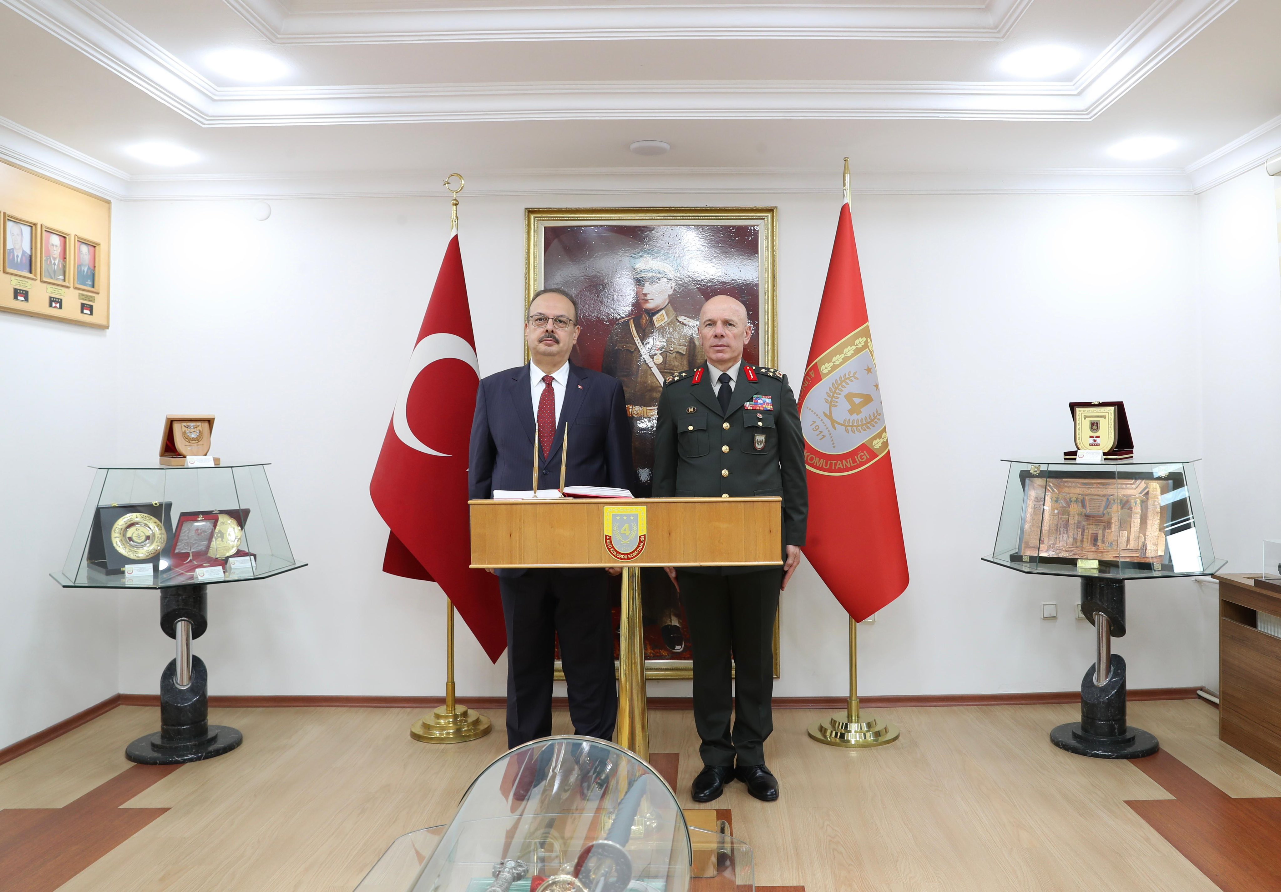 Vali Yakup Canbolat'tan General Kurumahmut'a Ziyaret