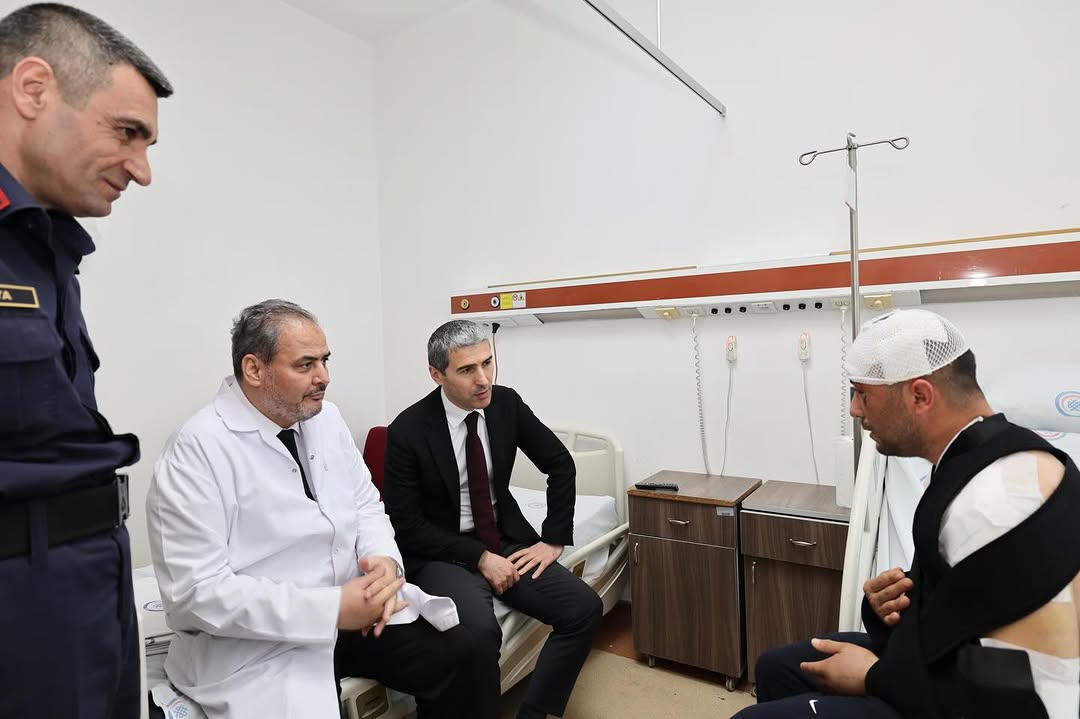 Valimiz Dr. Naci Aktaş, Yaralı Askeri Personeli Ziyaret Etti