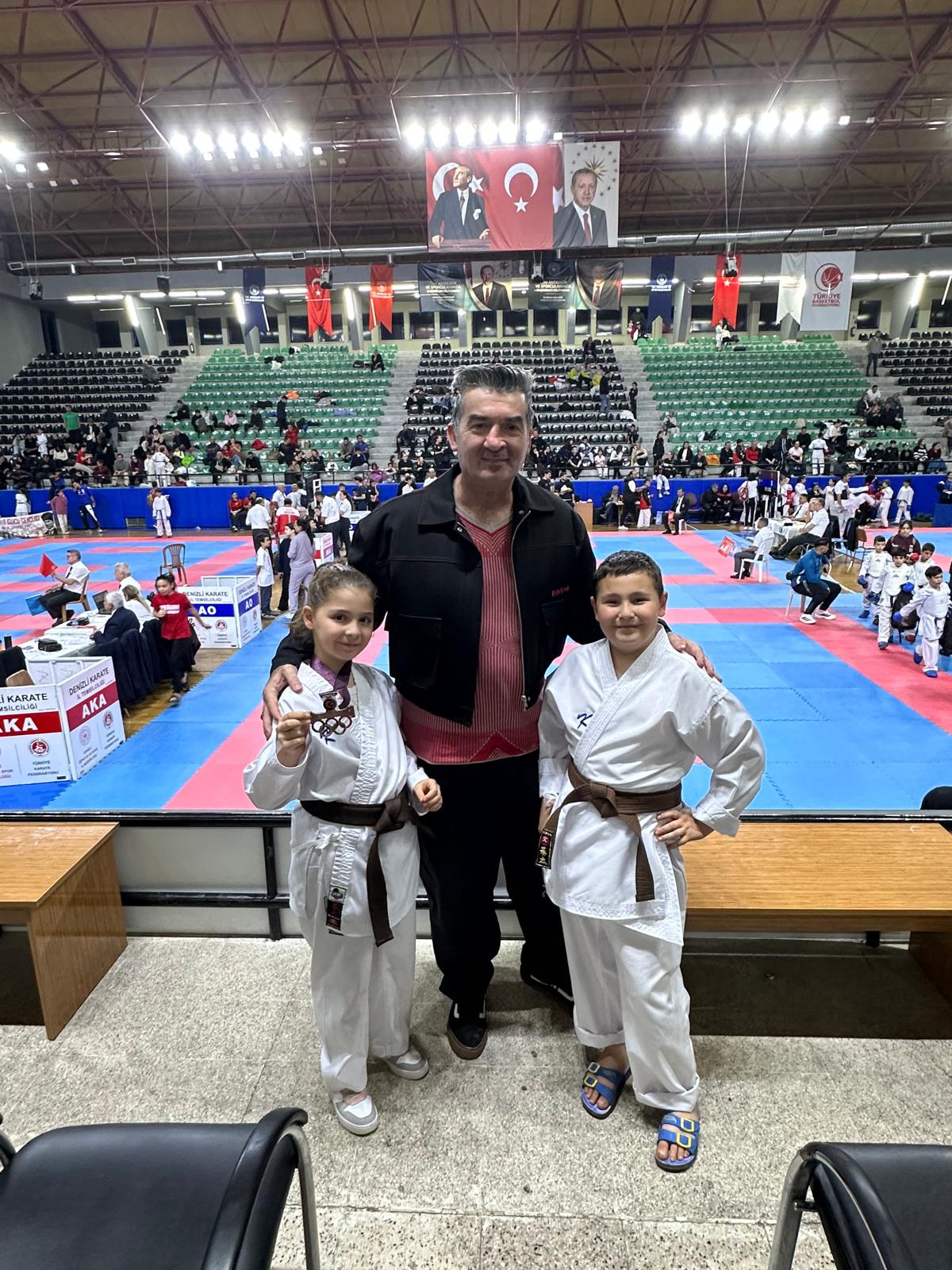 Akkurt Karate Do Kulübü Sporcuları Müsabakalardan Madalyalarla Döndü
