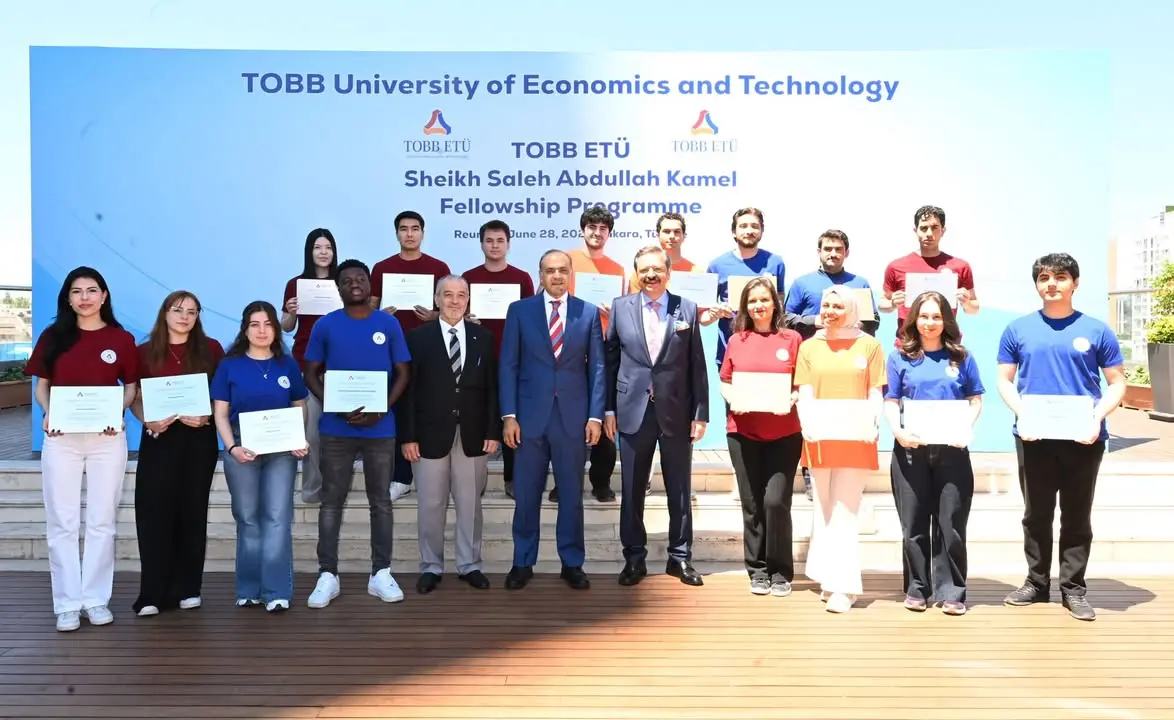 Abdullah Salih Kamel'den TOBB ETÜ Öğrencilerine Burs Desteği