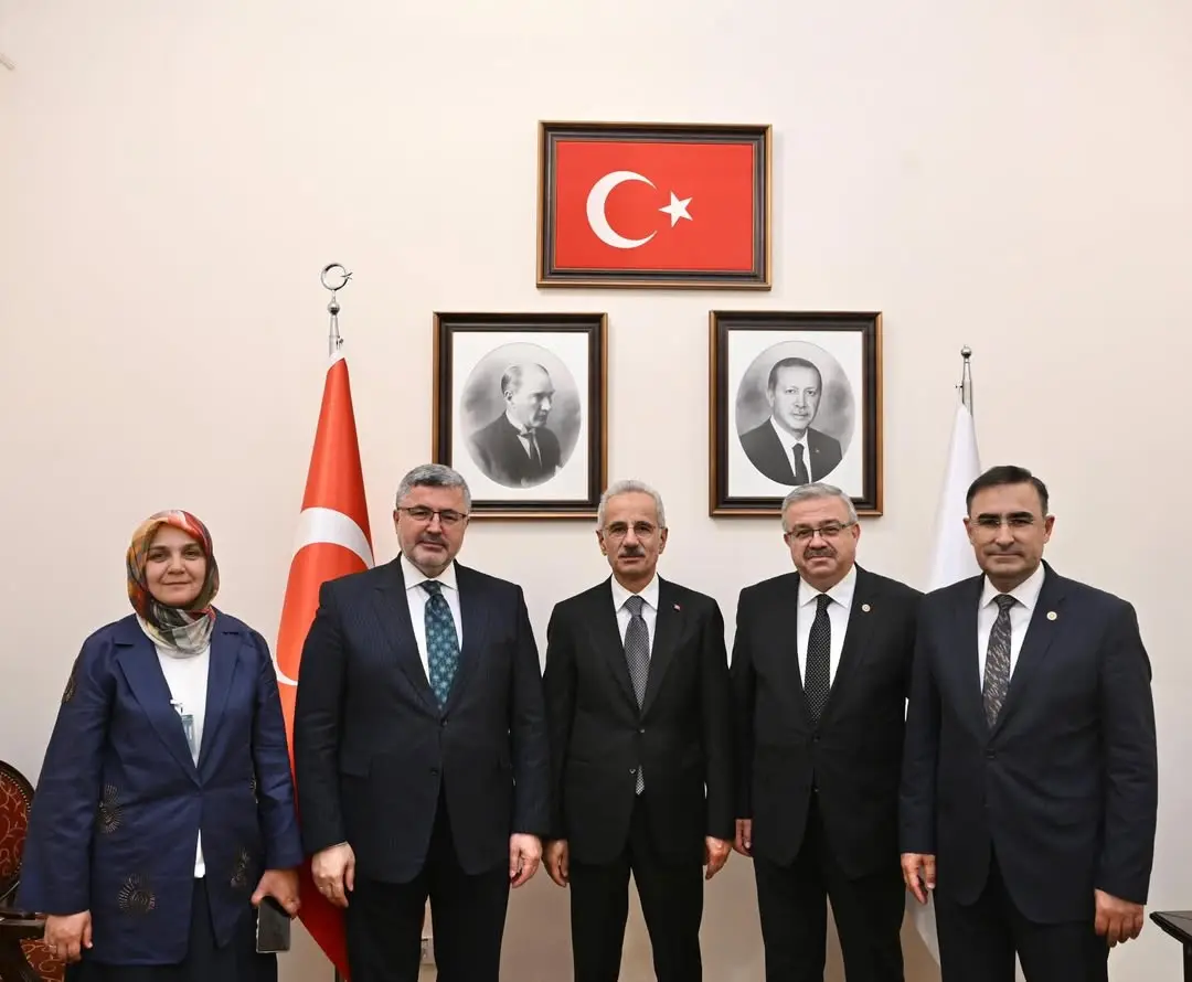 Afyonkarahisar Milletvekilleri TBMM'de Ulaştırma Bakanı Uraloğlu'nu Ziyaret Etti