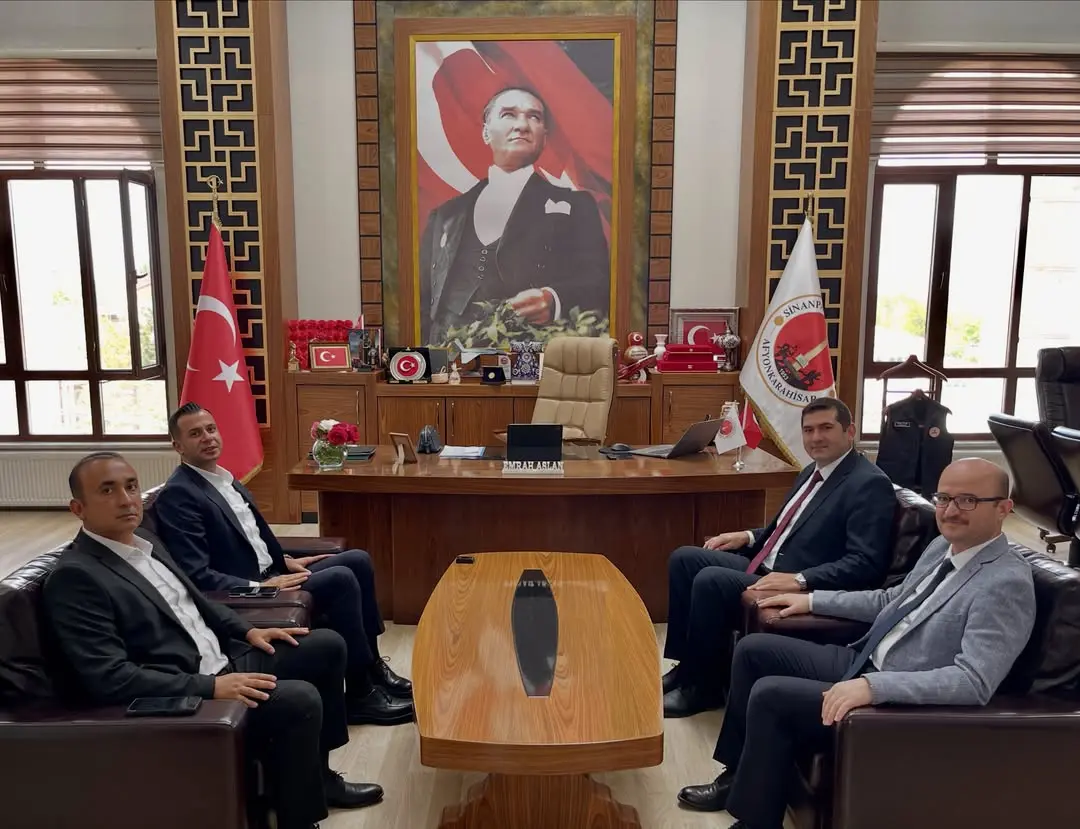 Afyonkarahisar SGK İl Müdürü, Kaymakamı Ziyaret Etti