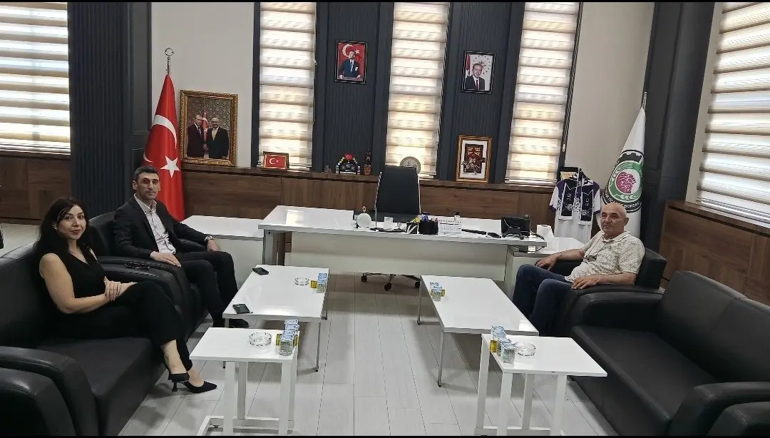 Afyonkarahisar Ticaret Borsası Yönetim Kurulu Başkanı Mehmet Mühsürler, Denizbank Kocatepe Şube Müdürü ve KOBİ Portföy Yöneticisi ile Bir Araya Geldi
