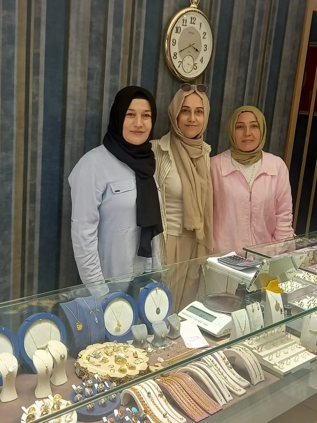AK Parti Afyonkarahisar İl Kadın Kolları Esnaf Ziyareti