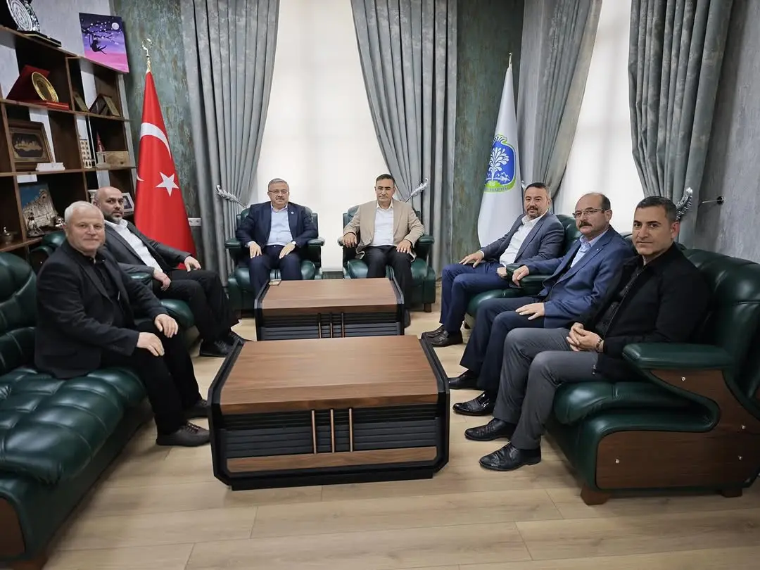 Ak Parti Milletvekili İbrahim Yurdunuseven Sandıklı Belediye Başkanı Adnan Öztaş'ı Ziyaret Etti