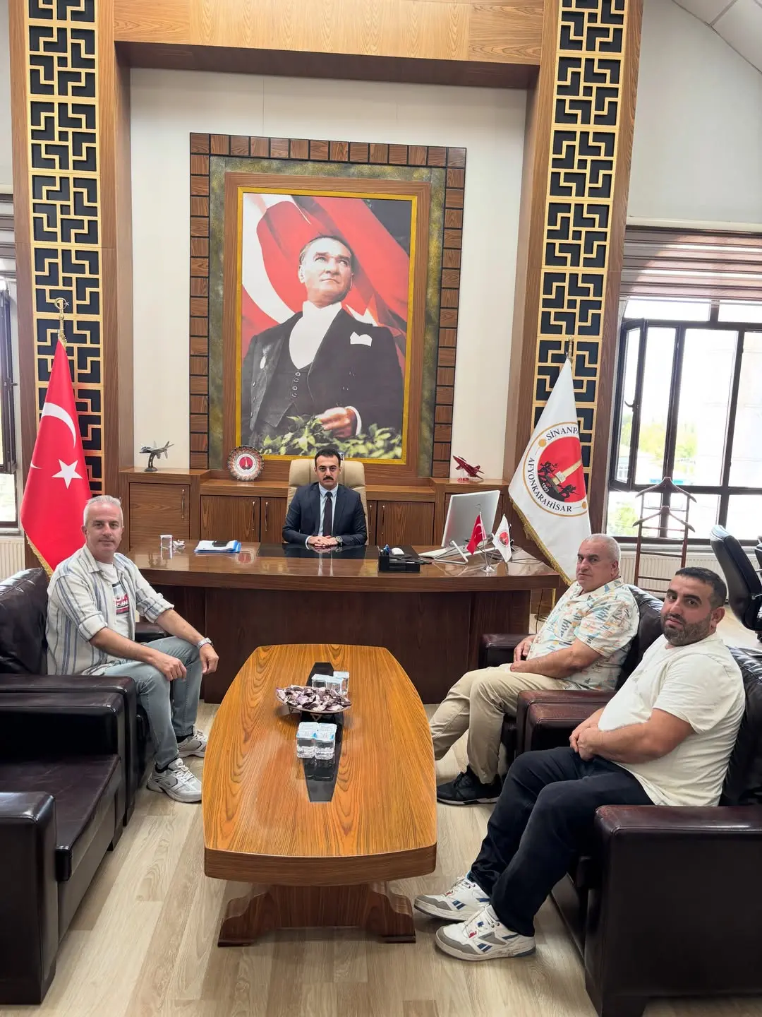Kırtex Tekstil Firma Sahiplerinden Kaymakam Miroğlu'na Ziyaret