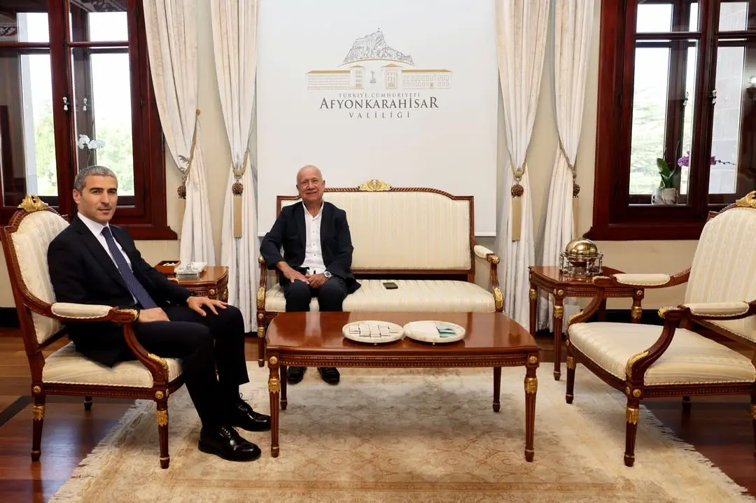 Uşak Tekstil Organize Sanayi Bölgesi Yönetim Kurulu Başkanı Halil Ağaoğlu, Vali Dr. Naci Aktaş'ı Ziyaret Etti