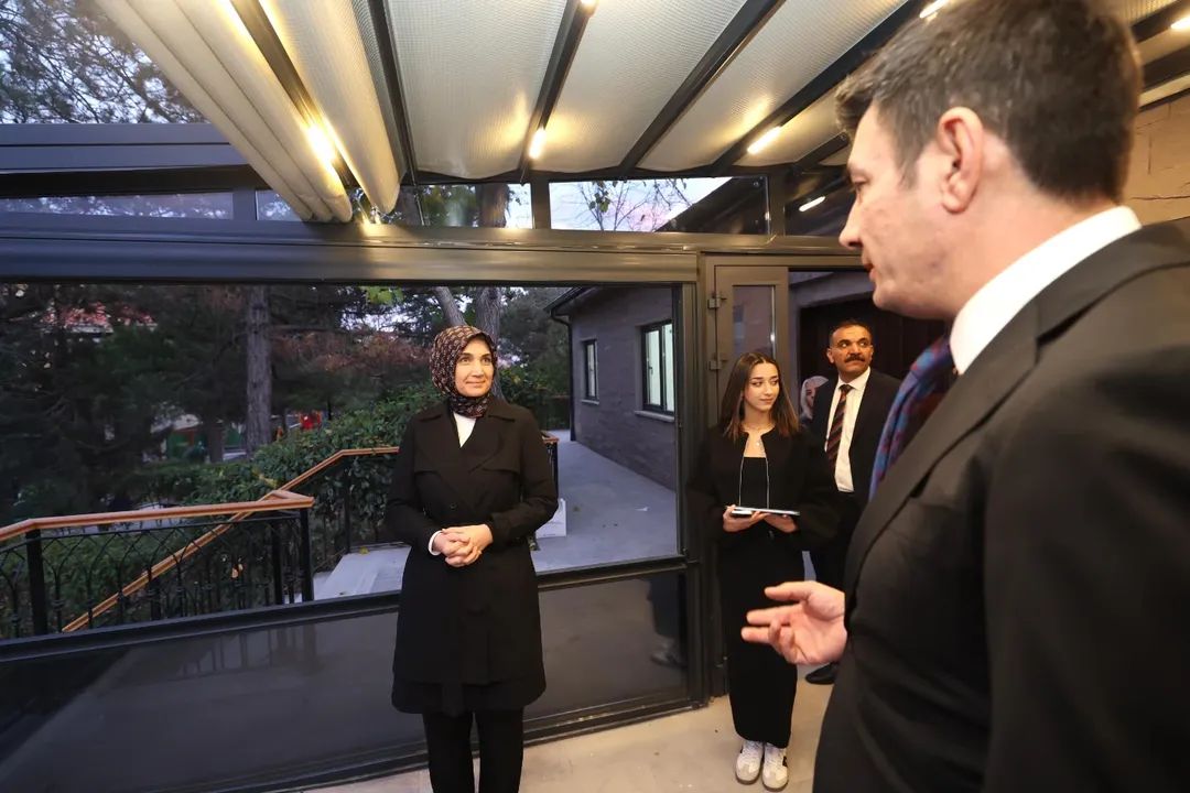 Vali Yiğitbaşı Valilik Bahçesinde Yapımı Tamamlanmak Üzere Olan Kafede İncelemelerde Bulundu