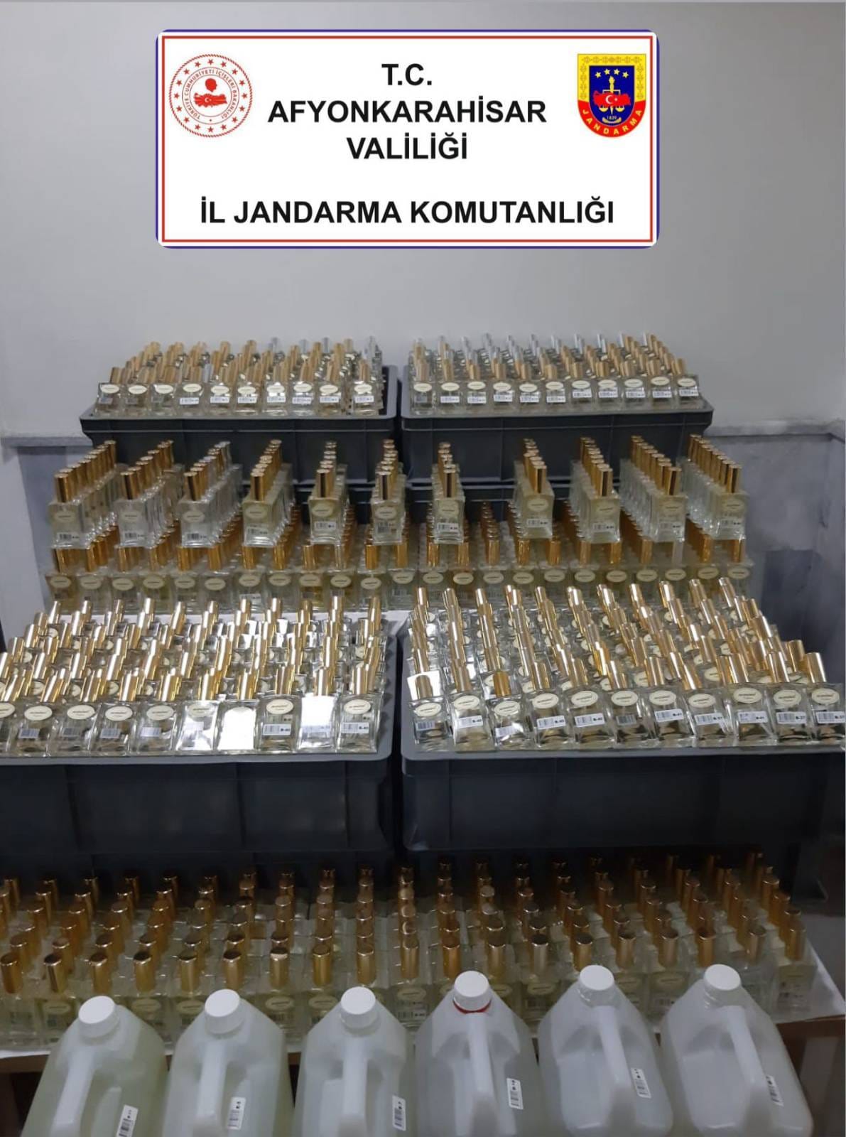 2 BİN 200 ADET SAHTE/KAÇAK PARFÜM ELE GEÇİRİLDİ