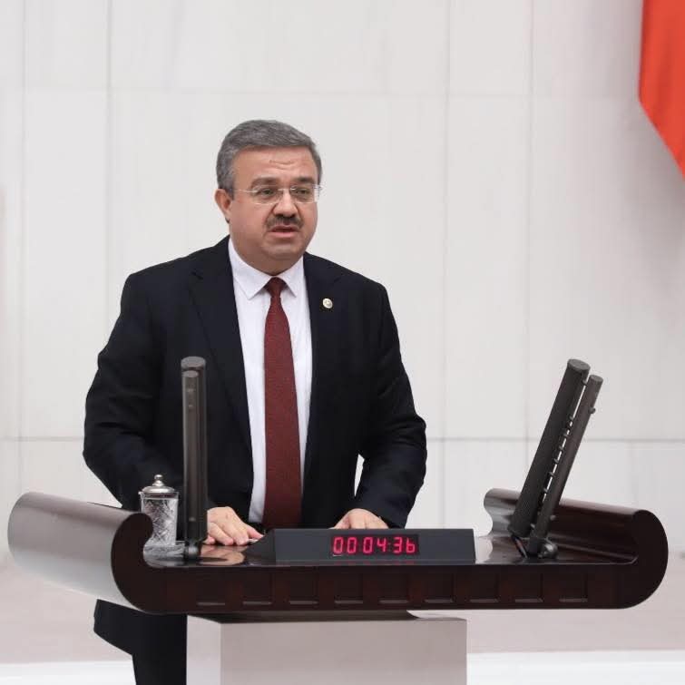 İbrahim Yurdunuseven  Doğru Tarafsız ve İlkeli Gazetecilere Başarılar Diliyorum